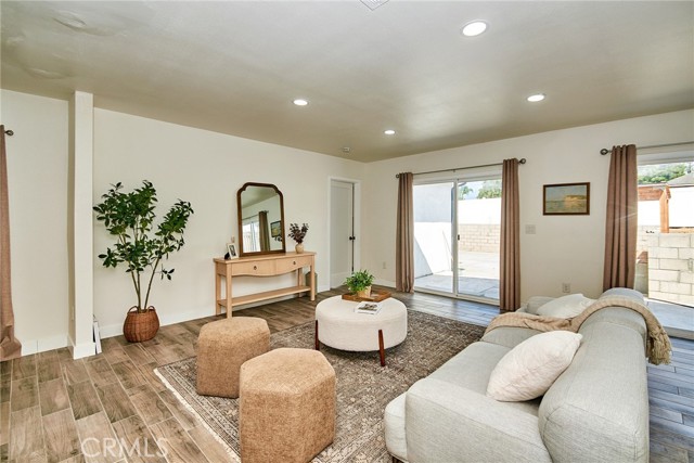 512 S Barranca Street, West Covina CA: https://media.crmls.org/medias/42cd24b2-793e-4415-9e28-eac577970fc9.jpg
