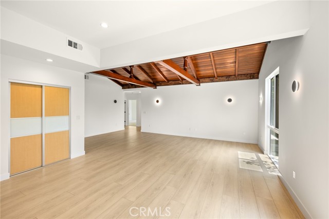 914 N Catalina Street, Burbank CA: https://media.crmls.org/medias/42cded38-d084-43e6-bdb9-efe224df13cb.jpg