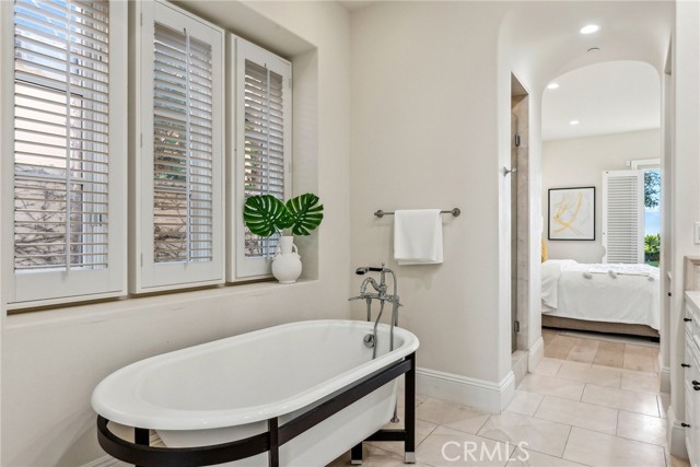 3 Coral Cay, Newport Coast CA: https://media.crmls.org/medias/42cea41b-f449-479d-b623-321513d1e3d8.jpg