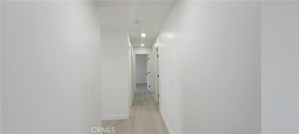 https://media.crmls.org/medias/42ceda14-af68-49c7-acac-59648713a38d.jpg?preset=X-Large