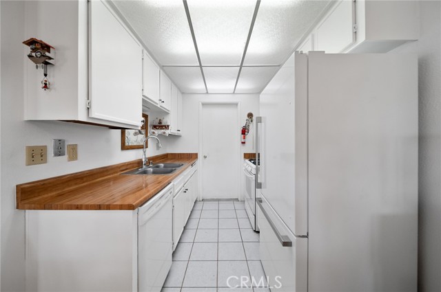 301 San Dimas Avenue, Oceanside, California 92057, 2 Bedrooms Bedrooms, ,2 BathroomsBathrooms,Residential,For Sale,San Dimas Avenue,SW24114512