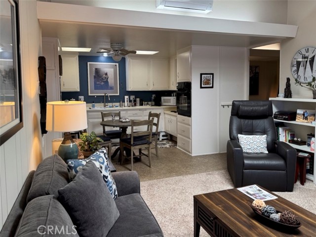 1664 Thunderbird Drive, Seal Beach CA: https://media.crmls.org/medias/42d09a7e-4495-42cf-be8a-bf4178a1ade4.jpg