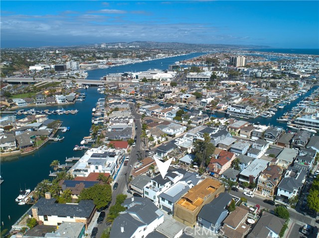 Detail Gallery Image 33 of 35 For 411 39th St, Newport Beach,  CA 92663 - 3 Beds | 3 Baths