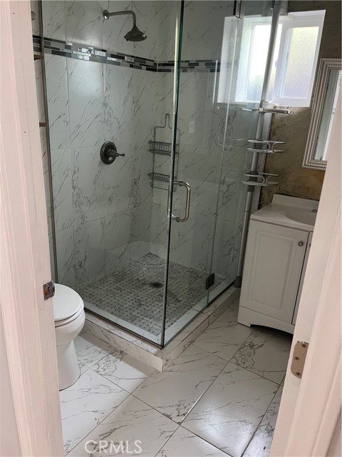 20324 Oxnard S Street, Woodland Hills CA: https://media.crmls.org/medias/42d247ca-a18c-4e58-9ff4-51df828448e9.jpg