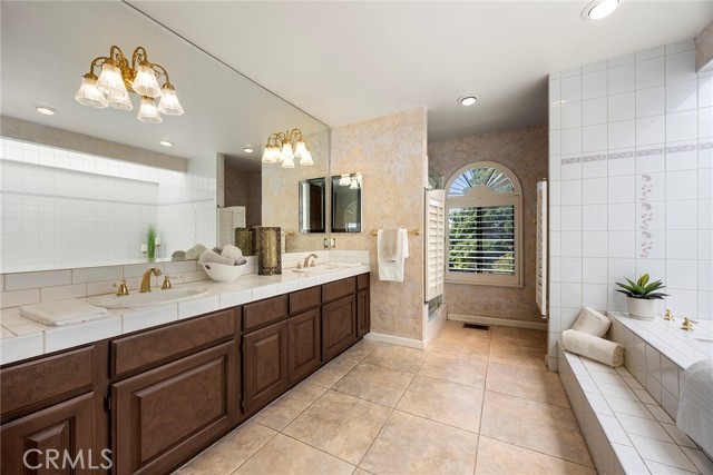 112 Morgan Ranch Road, Glendora CA: https://media.crmls.org/medias/42d2b053-aba0-426e-8d42-060bcae06980.jpg