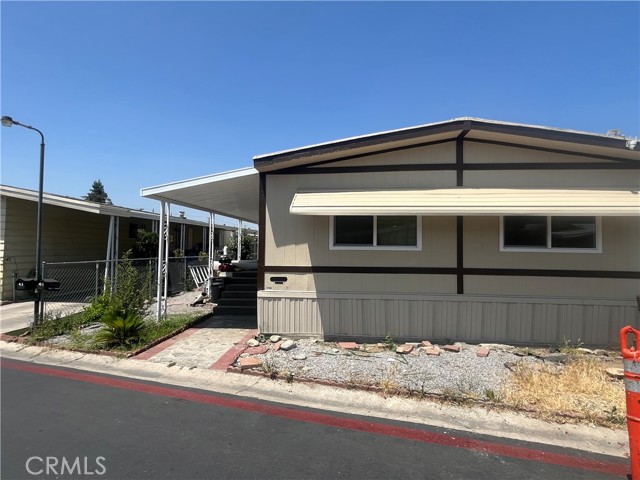 2930 W Rialto ave, Rialto CA: https://media.crmls.org/medias/42d2b2d5-2c2a-4fe9-95eb-3d20853f3e4c.jpg
