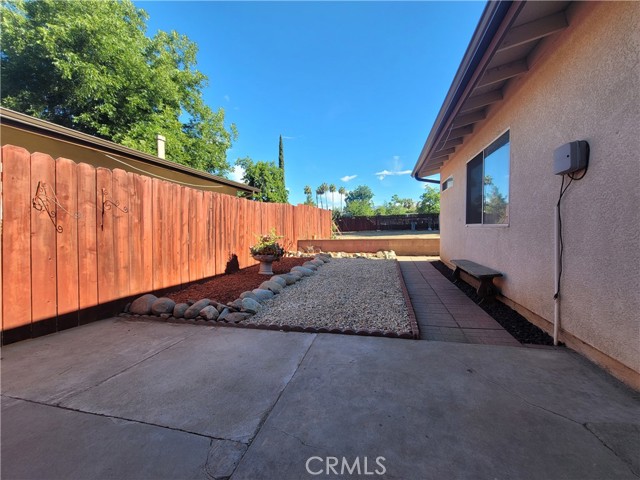 34726 Pecan Avenue, Yucaipa CA: https://media.crmls.org/medias/42d2c6be-e6f1-49ea-b4f9-1293971f87dc.jpg