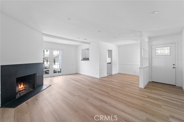 18656 Runnymede Street, Reseda CA: https://media.crmls.org/medias/42d30959-558f-4103-a482-d03c86755cc6.jpg