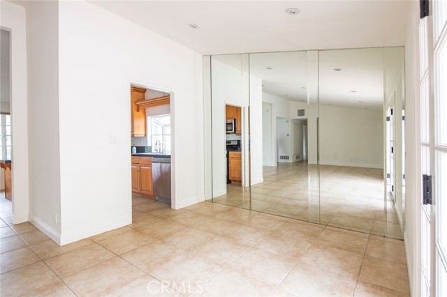 Detail Gallery Image 15 of 37 For 20546 Miranda Pl, Woodland Hills,  CA 91367 - 3 Beds | 2 Baths