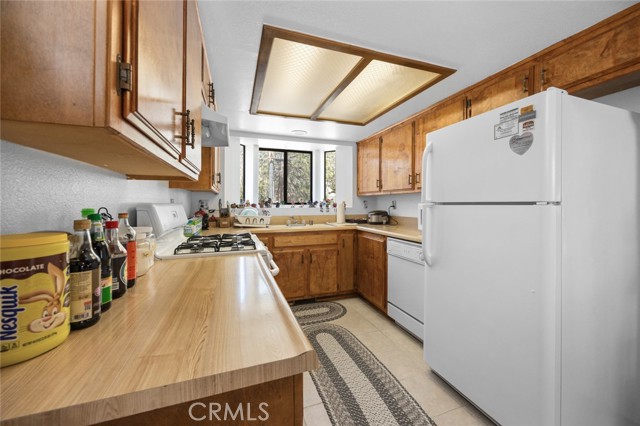 Detail Gallery Image 10 of 38 For 32947 Squirrel Ln, Arrowbear,  CA 92308 - 2 Beds | 2 Baths