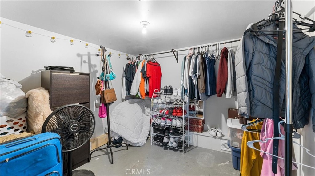 https://media.crmls.org/medias/42d434d9-6c76-409b-b82d-e2c1eb248582.jpg?preset=X-Large