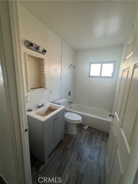 1901 Sunrise Road, Barstow CA: https://media.crmls.org/medias/42d45dd7-8428-4812-9702-73a0b97d9556.jpg