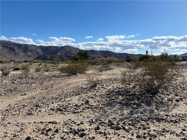 1 Morongo Road, 29 Palms CA: https://media.crmls.org/medias/42d4c5b1-f2a5-4ba1-be4d-23c59ce93f44.jpg
