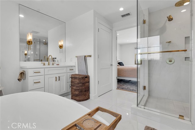 23241 Aetna Street, Woodland Hills CA: https://media.crmls.org/medias/42d531d6-2a1d-4a0c-9082-d3ef4fb3f0dd.jpg