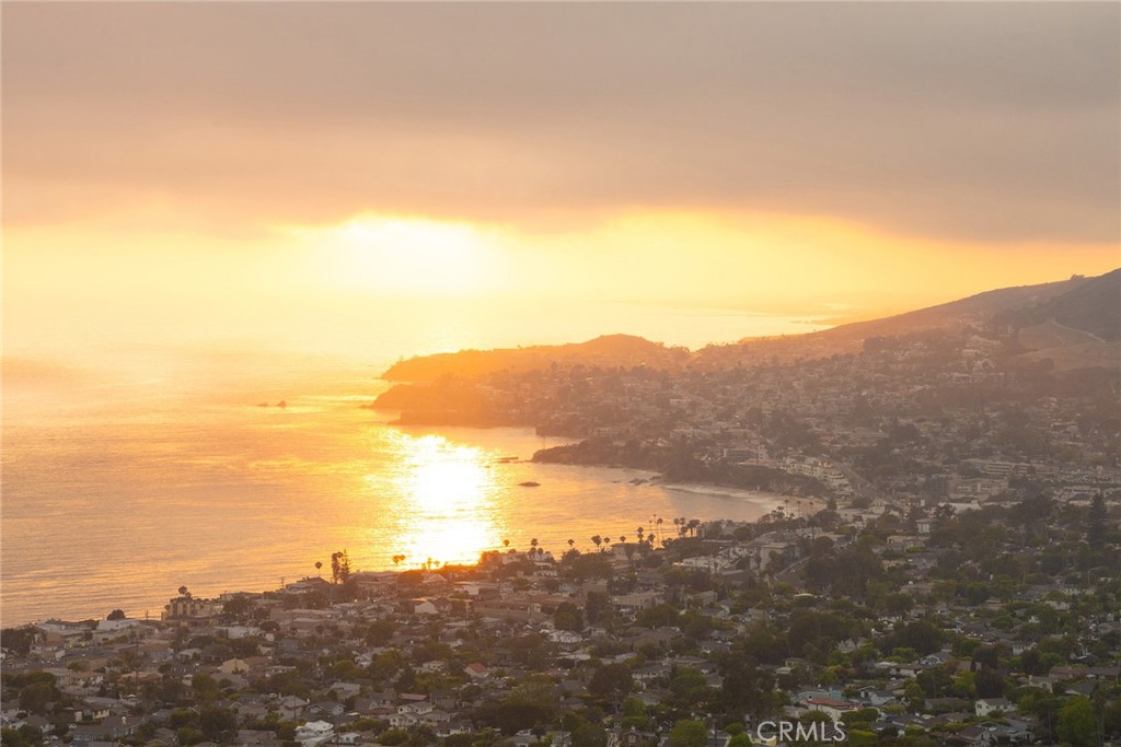 https://media.crmls.org/medias/42d65e9e-edec-42e0-8fc0-8ca2668870ff.jpg?preset=X-Large