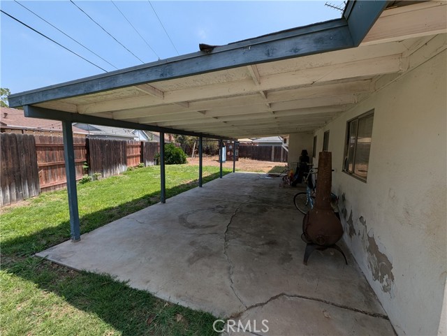 8619 Raintree Avenue, Riverside CA: https://media.crmls.org/medias/42d7a391-e394-4851-ba21-a3b8eb7593ec.jpg