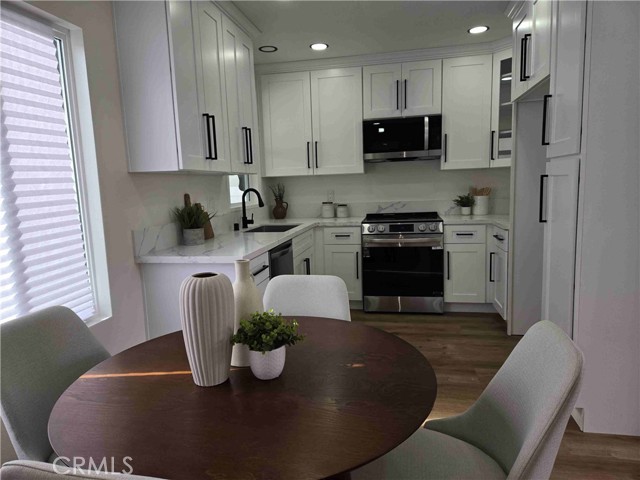 Detail Gallery Image 8 of 21 For 3435 Olive, Long Beach,  CA 90807 - 2 Beds | 1 Baths