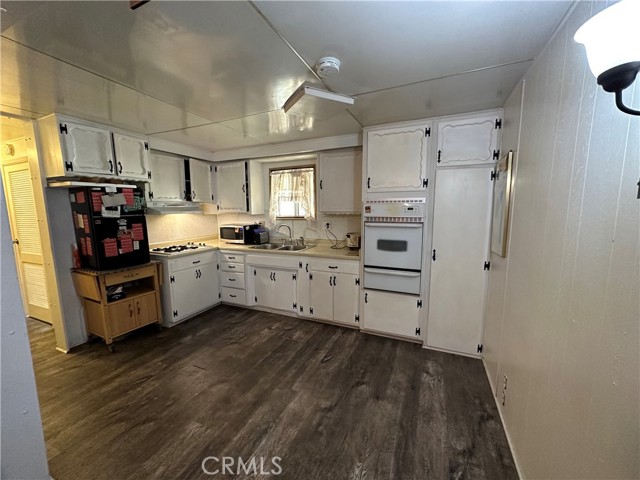 12813 Seventh, Yucaipa CA: https://media.crmls.org/medias/42d8f98b-874d-457e-8e98-da662da7f52a.jpg