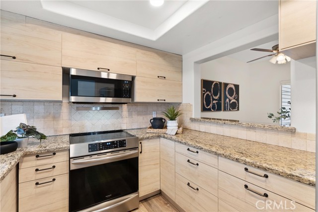 Detail Gallery Image 10 of 48 For 740 S Crown Pointe Dr, Anaheim Hills,  CA 92807 - 3 Beds | 2/1 Baths