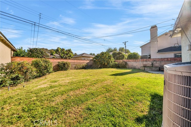 5514 Bellflower Blvd, Lakewood CA: https://media.crmls.org/medias/42d94180-83bc-4fa6-8ea6-a9afd04db89e.jpg