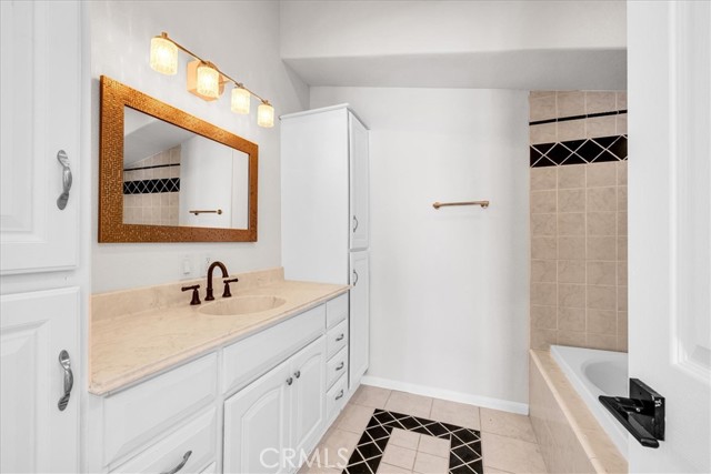 73028 Manana Drive, 29 Palms CA: https://media.crmls.org/medias/42d98369-e126-4918-856e-c677b8bc5330.jpg
