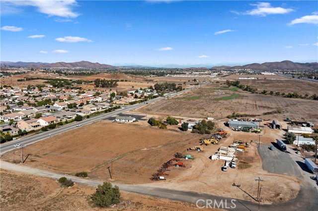27860 Garbani Road, Menifee CA: https://media.crmls.org/medias/42d9cf67-84b7-45b3-9122-84308d302f0e.jpg