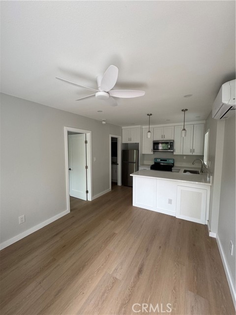 33 Willow Tree Lane, Irvine CA: https://media.crmls.org/medias/42da1535-0102-4152-ad6b-2be35ced9825.jpg