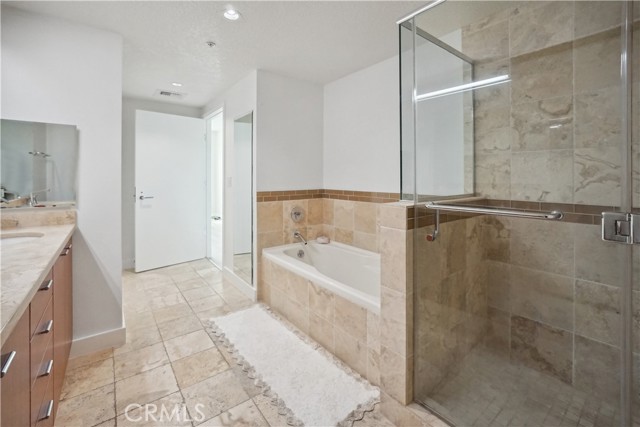 Detail Gallery Image 21 of 48 For 3131 Michelson Dr #1504,  Irvine,  CA 92612 - 3 Beds | 2/1 Baths