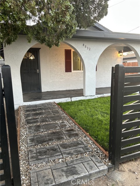 Detail Gallery Image 1 of 27 For 4832 Mitchell Ave, Riverside,  CA 92505 - 2 Beds | 2 Baths