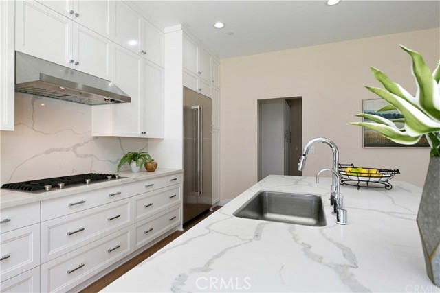 Detail Gallery Image 10 of 27 For 14142 Dall Ln, North Tustin,  CA 92780 - 5 Beds | 5/1 Baths