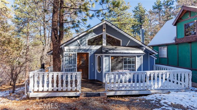 Detail Gallery Image 3 of 33 For 801 Highland, Sugarloaf,  CA 92386 - 2 Beds | 1/1 Baths