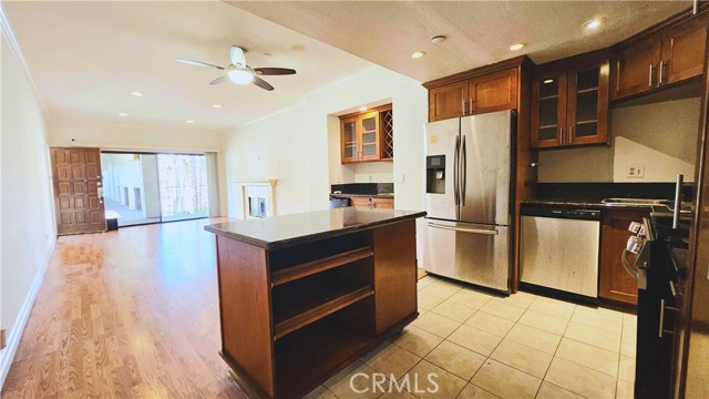 Detail Gallery Image 4 of 22 For 11620 Warner Ave #624,  Fountain Valley,  CA 92708 - 2 Beds | 2 Baths