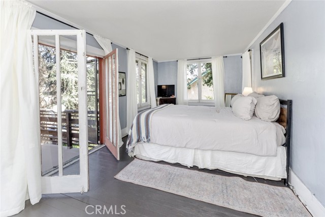 1010 N Madison Avenue, Pasadena CA: https://media.crmls.org/medias/42de340d-9afd-4964-bcb1-deb11d8d8bab.jpg