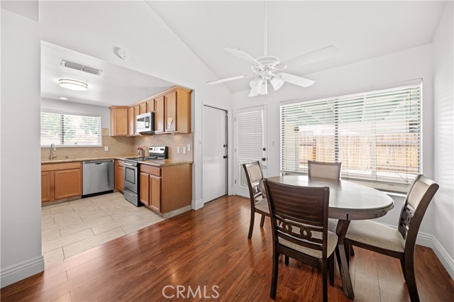 Detail Gallery Image 10 of 23 For 7013 Natchitoches, Bakersfield,  CA 93309 - 3 Beds | 2 Baths