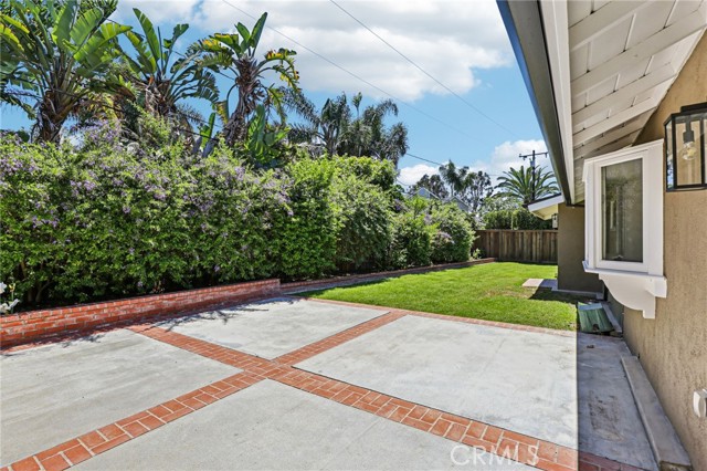 Detail Gallery Image 40 of 51 For 1742 Bonaire, Newport Beach,  CA 92660 - 4 Beds | 3 Baths