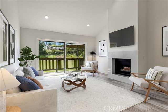 Front Image Thumbnail for CROC26070289