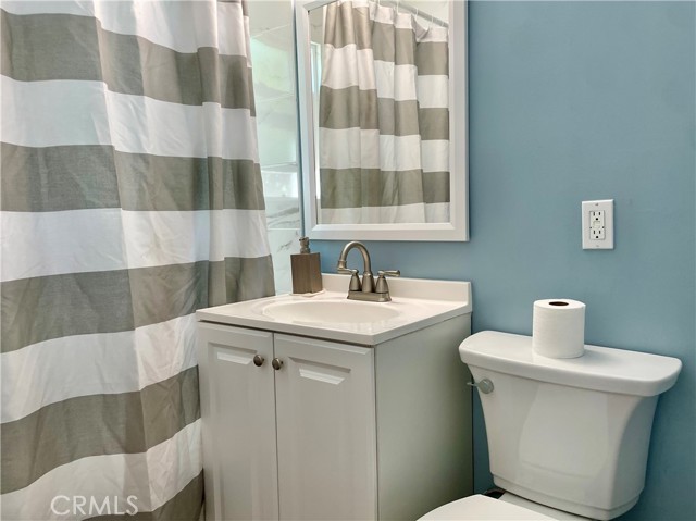 Detail Gallery Image 9 of 25 For 5550 Riverton, North Hollywood,  CA 91601 - 2 Beds | 1 Baths