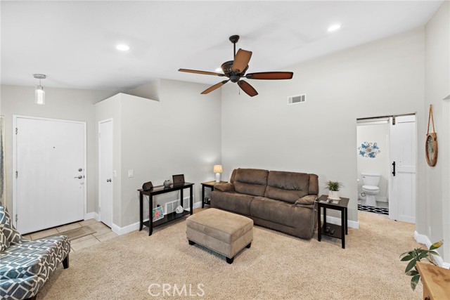 21376 Sleepy Glen Lane, Rancho Santa Margarita CA: https://media.crmls.org/medias/42e1ec0c-9386-440c-9098-9f559cd6490c.jpg