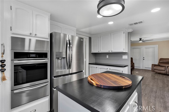 Detail Gallery Image 11 of 50 For 18570 Niagara, Victorville,  CA 92395 - 4 Beds | 3 Baths