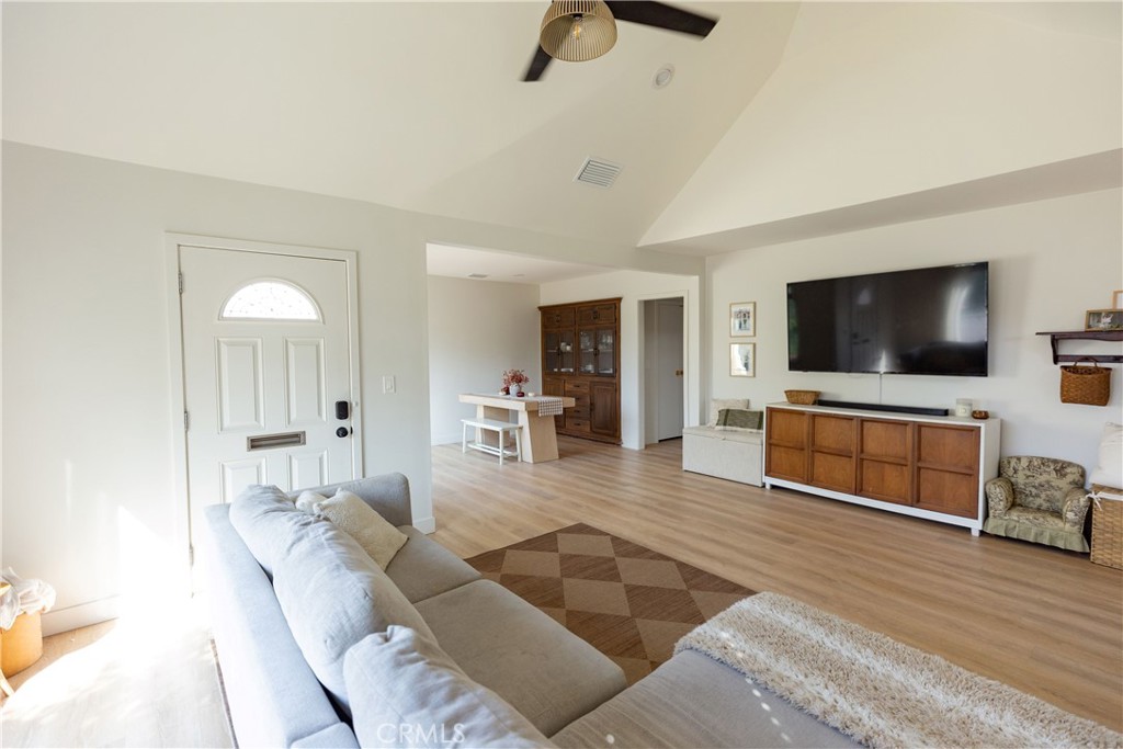 MLS #OC25221176 image #9