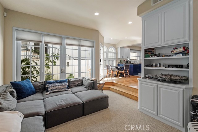 Detail Gallery Image 14 of 33 For 336 10th St, Manhattan Beach,  CA 90266 - 5 Beds | 4 Baths