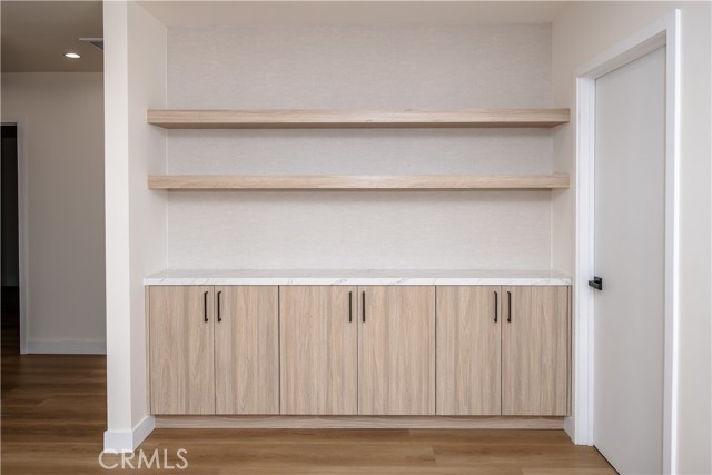 Detail Gallery Image 16 of 19 For 7760 Independence Ave, Canoga Park,  CA 91304 - 4 Beds | 2/1 Baths