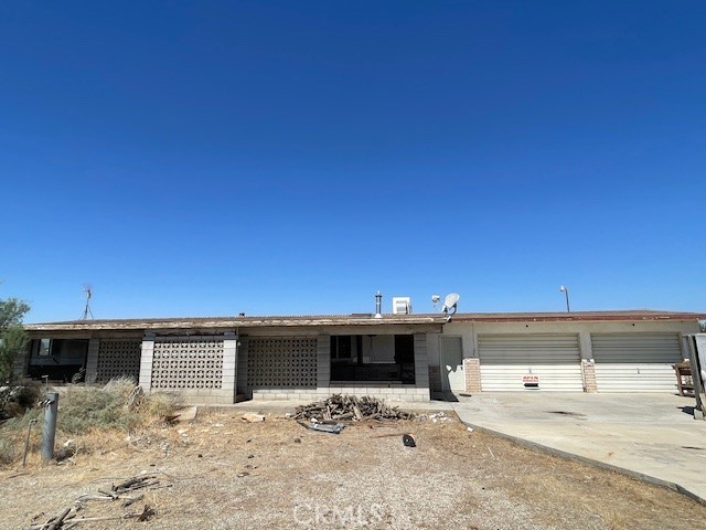 Detail Gallery Image 1 of 29 For 1925 62nd St W., Rosamond,  CA 93560 - 3 Beds | 2/1 Baths