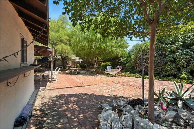 3719 Jurupa Avenue, Riverside CA: https://media.crmls.org/medias/42e36748-039e-4e54-9d94-affc26fe6712.jpg