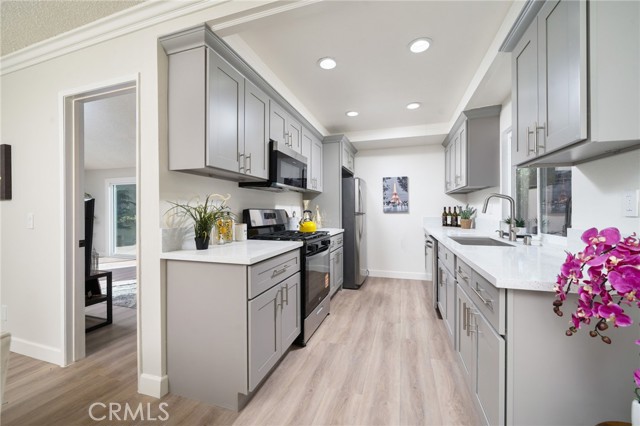 Detail Gallery Image 5 of 20 For 1170 Valley Spring, Colton,  CA 92324 - 3 Beds | 2 Baths