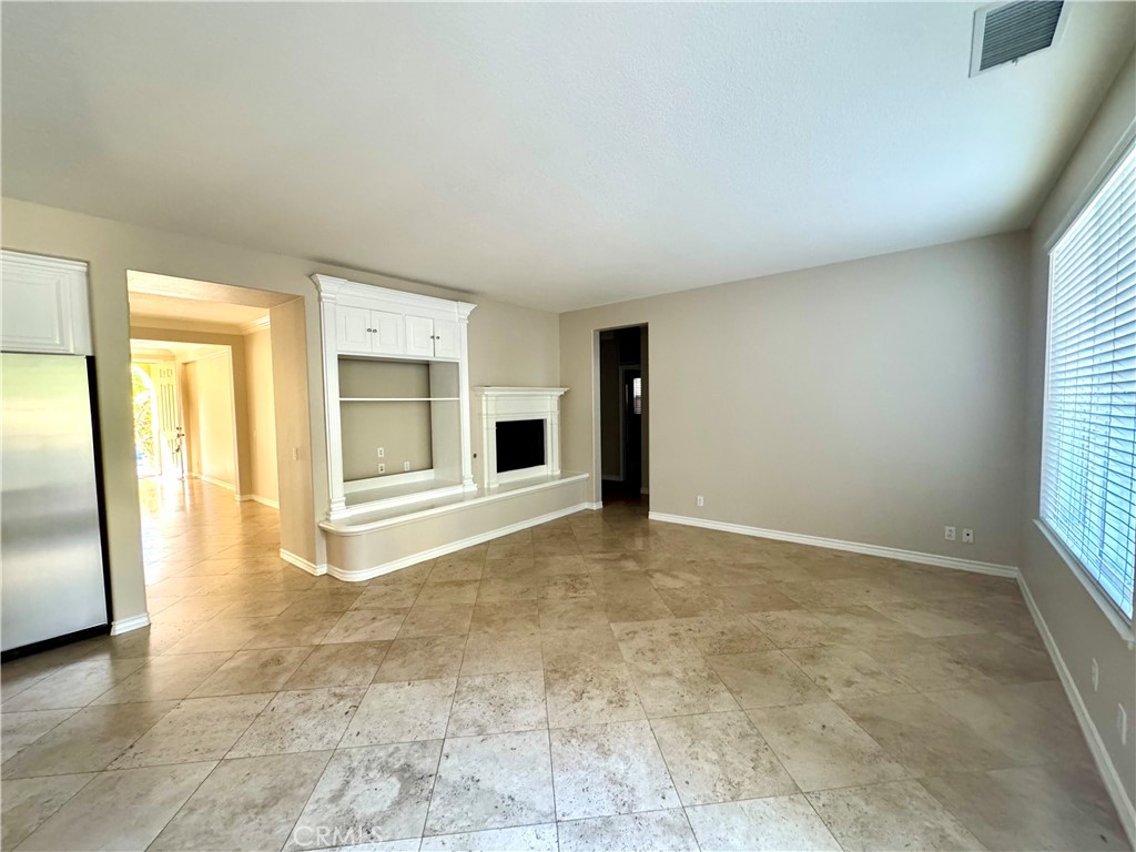 MLS #OC25216386 image #13