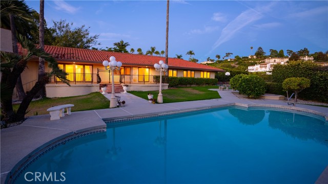 Detail Gallery Image 70 of 75 For 984 La Cresta Pl, Palos Verdes Estates,  CA 90274 - 6 Beds | 4 Baths