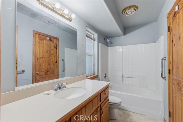 107 Pine Ridge, Crestline, CA 92325
