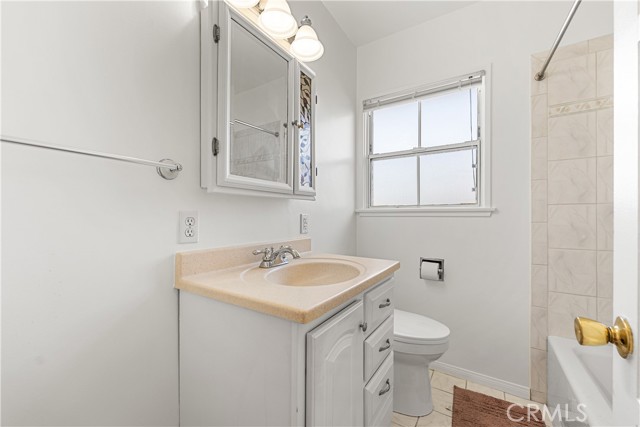 Detail Gallery Image 27 of 42 For 2137 Ostrom, Long Beach,  CA 90815 - 3 Beds | 2 Baths