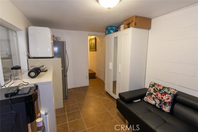 Detail Gallery Image 3 of 30 For 9551 via Ricardo, Burbank,  CA 91504 - 3 Beds | 2/1 Baths